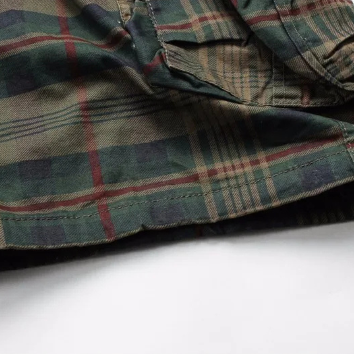 The Sirmione Men’s Relaxed Fit Multi Pocket Casual Plaid Cargo Shorts