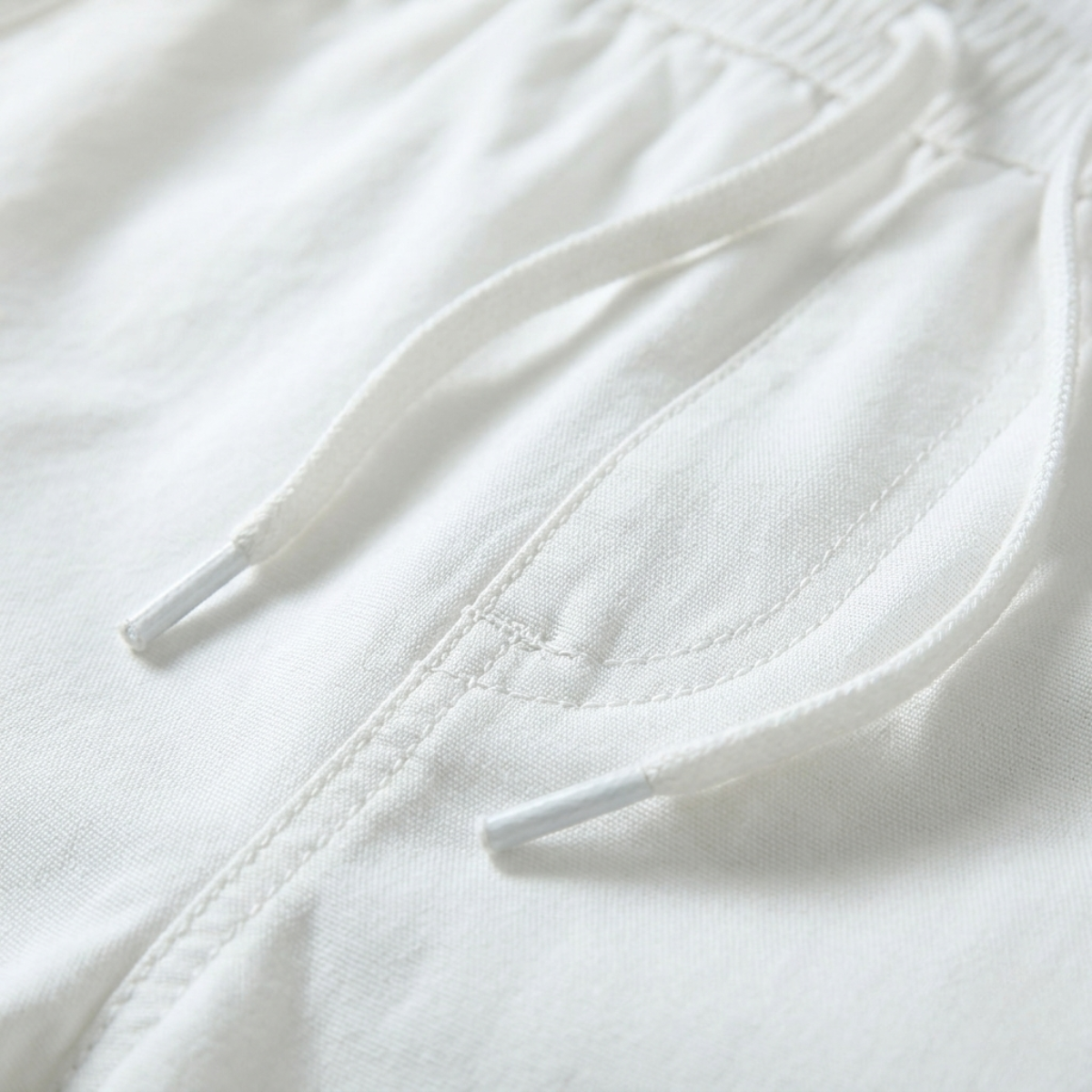 The Ludlow Men’s Lightweight Drawstring Cotton Shorts