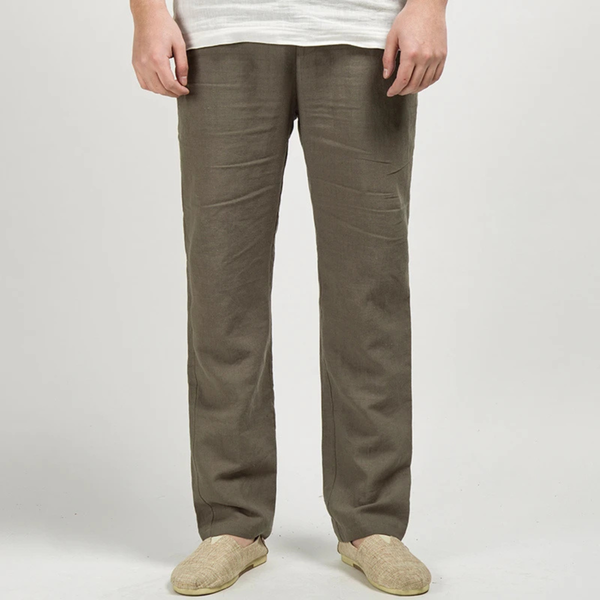 The Cambridge Men’s Lightweight Straight Leg Linen Trousers