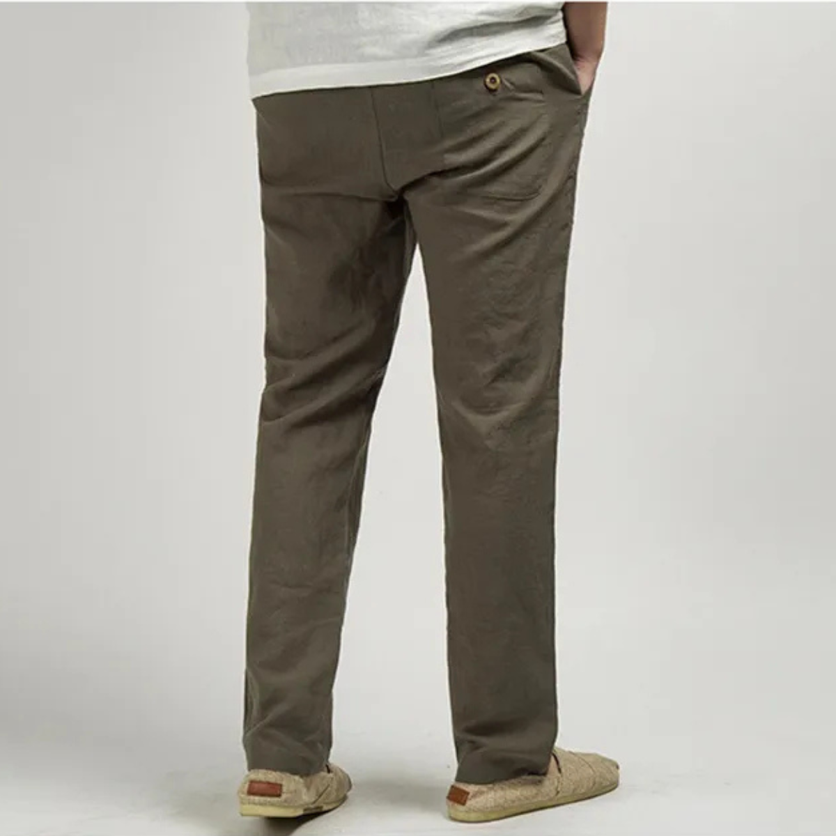 The Cambridge Men’s Lightweight Straight Leg Linen Trousers