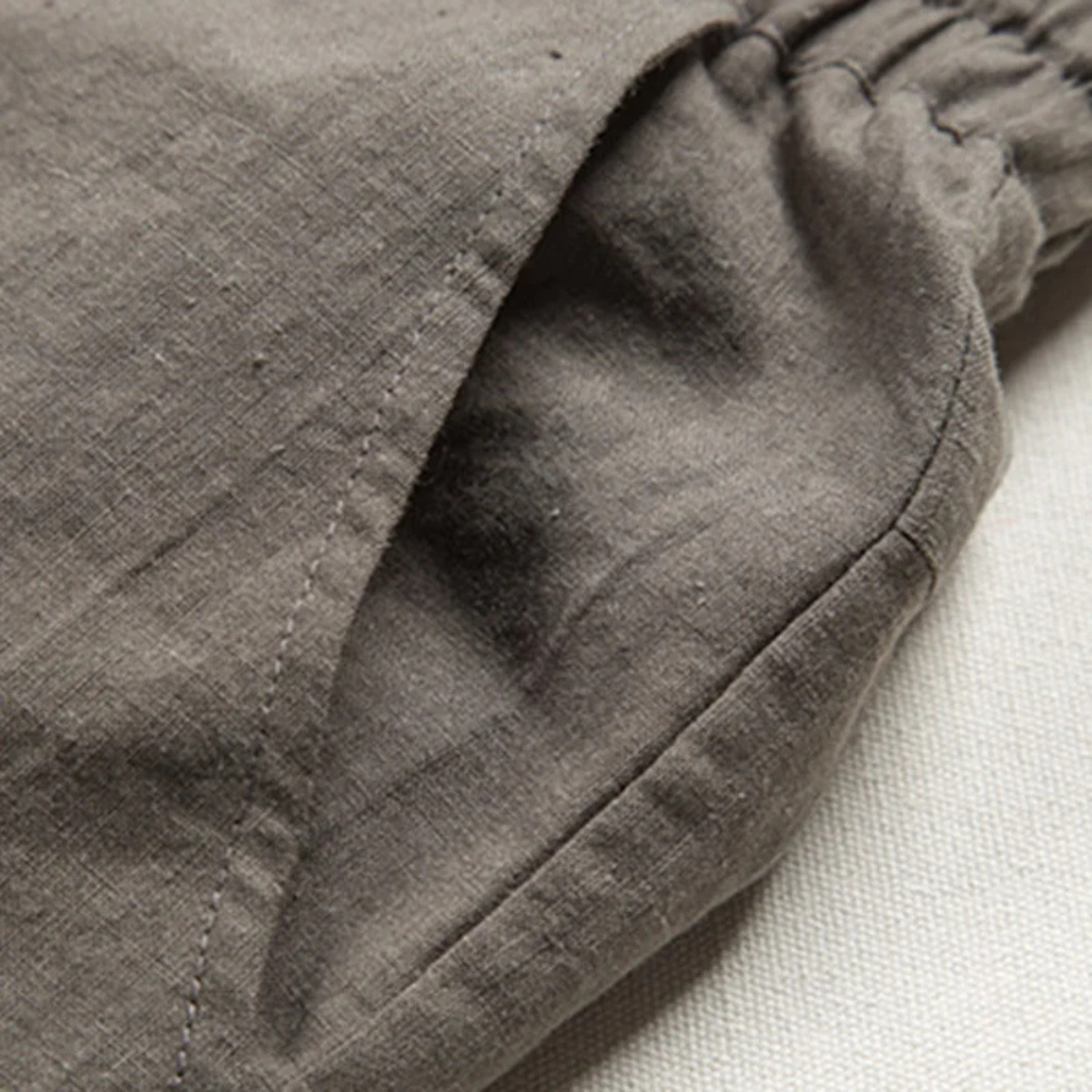 The Cambridge Men’s Lightweight Straight Leg Linen Trousers