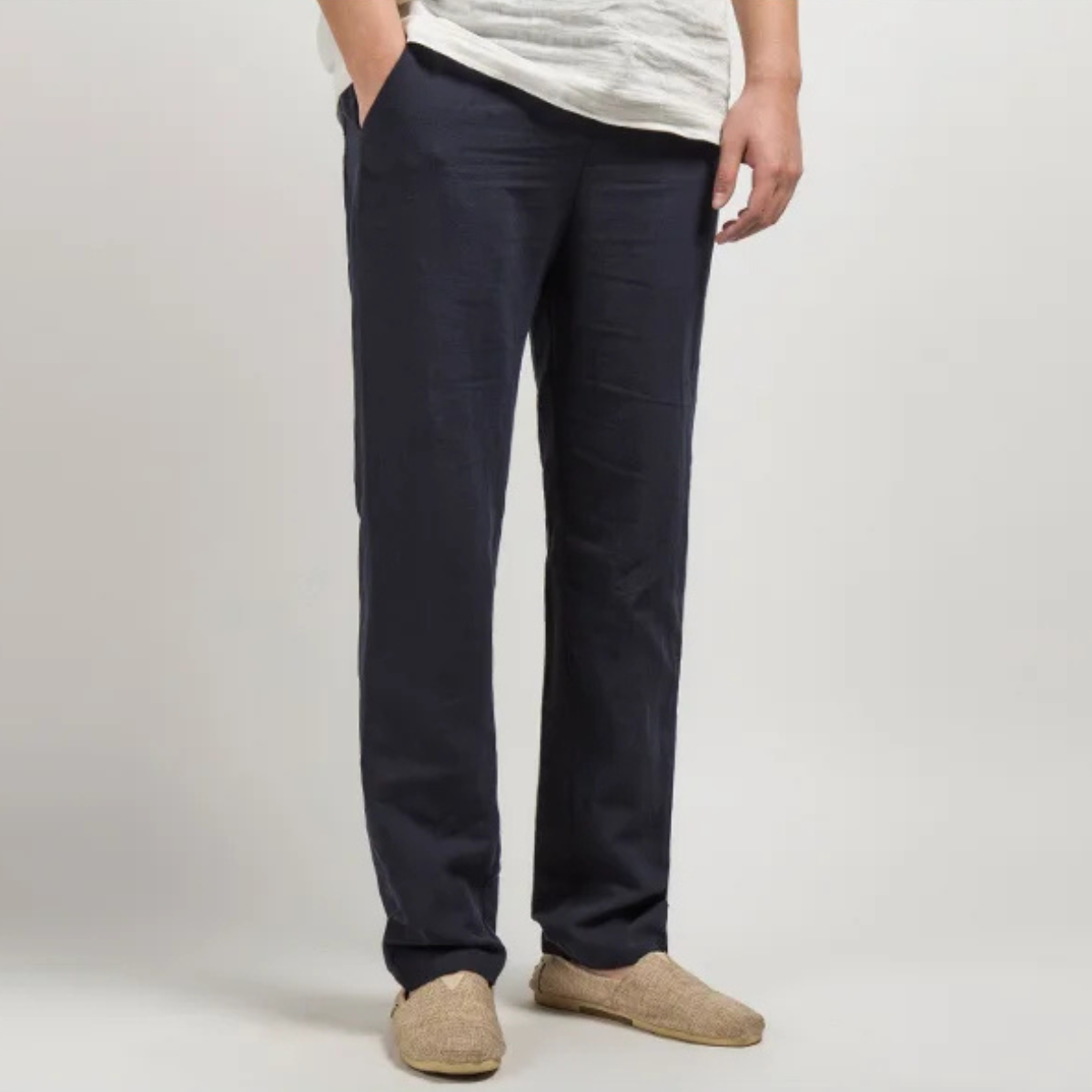 The Cambridge Men’s Lightweight Straight Leg Linen Trousers