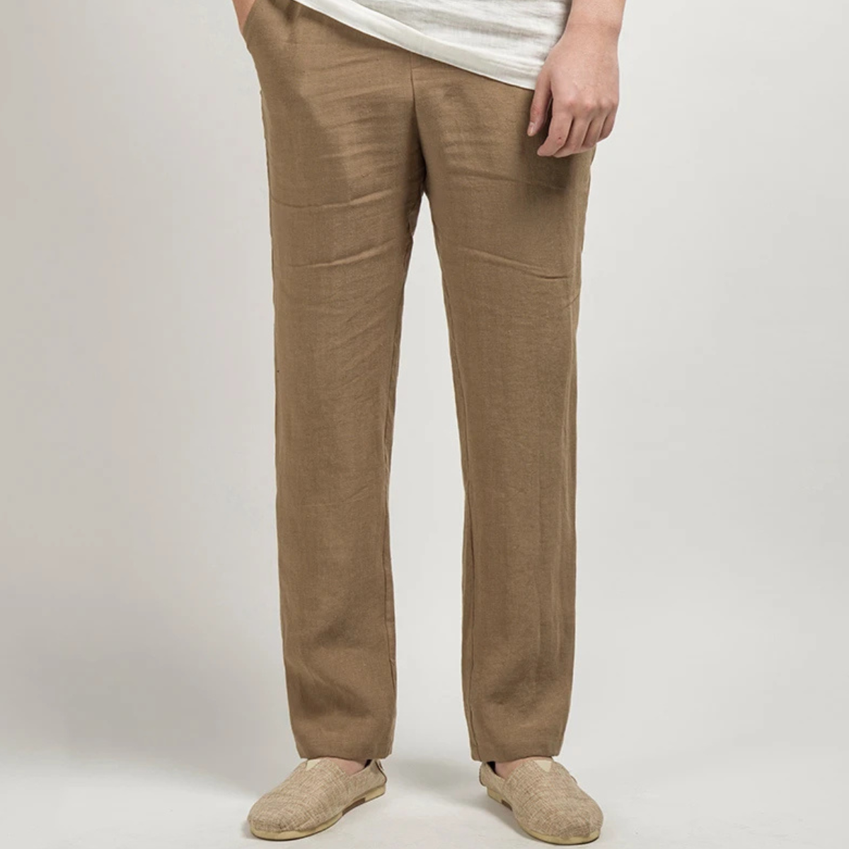 The Cambridge Men’s Lightweight Straight Leg Linen Trousers