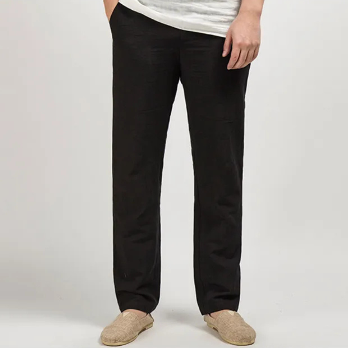 The Cambridge Men’s Lightweight Straight Leg Linen Trousers