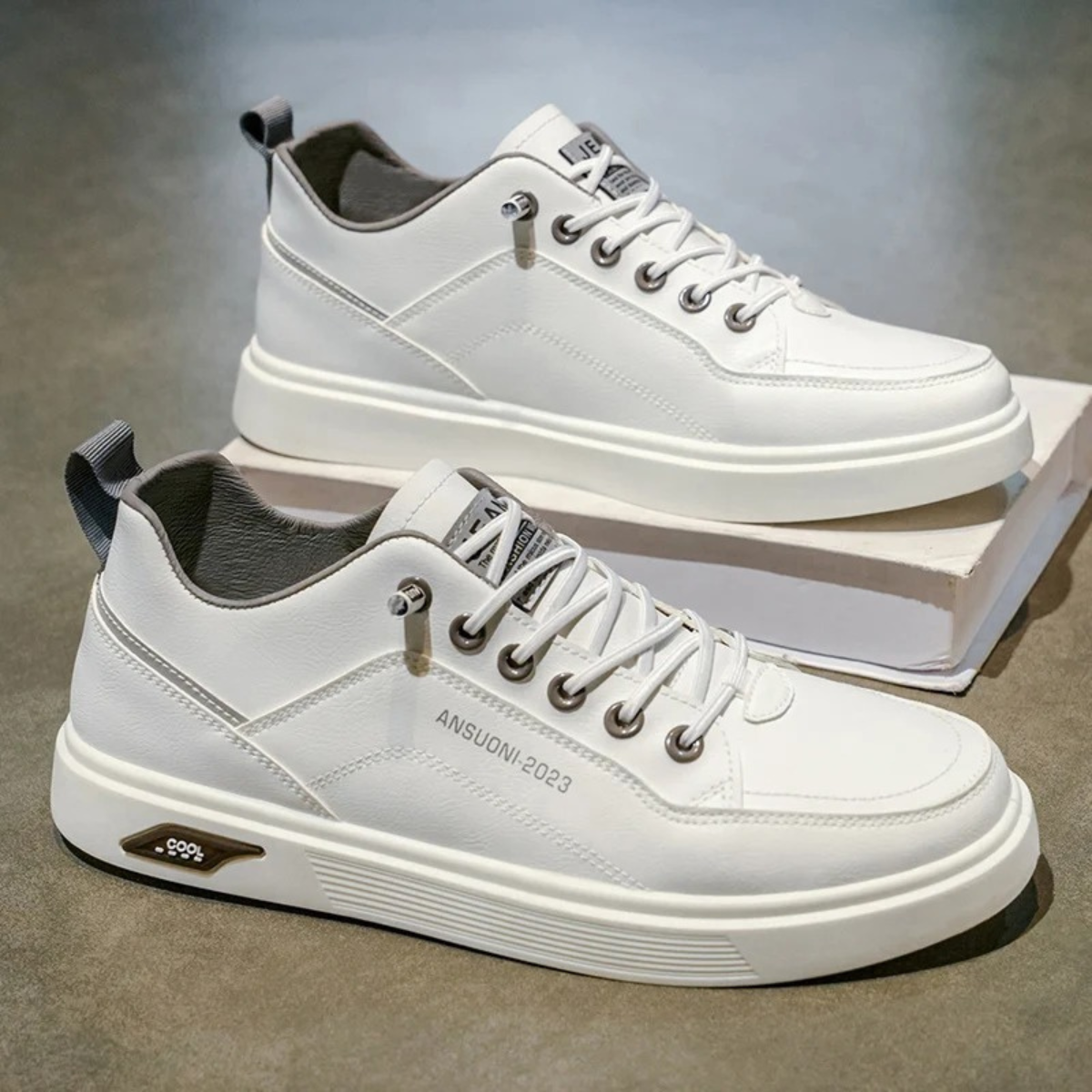 The Longview Men's Classic Lightweight Lace Up Trainers