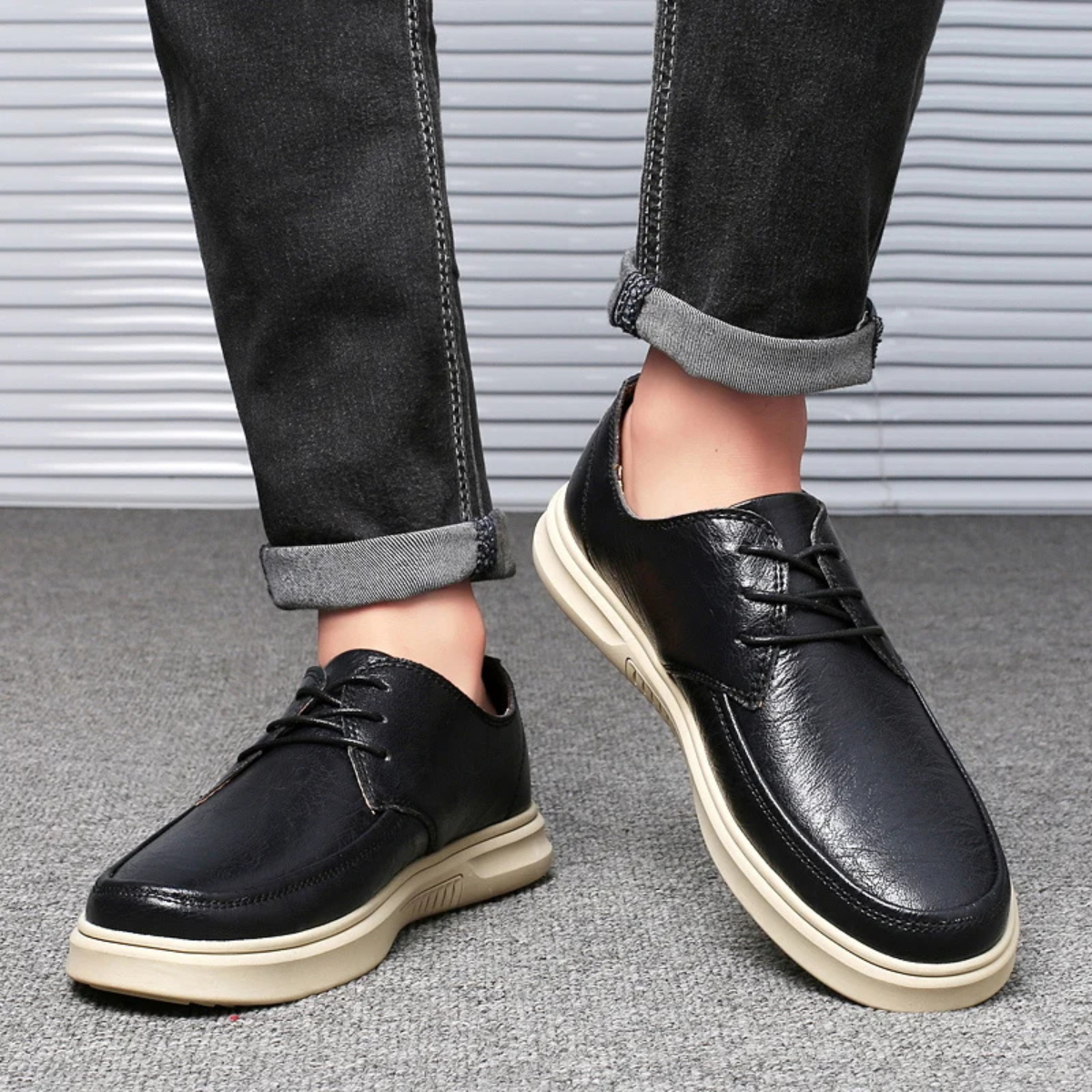 The Alderwood Men’s Comfortable Leather Look Lace Up Trainers