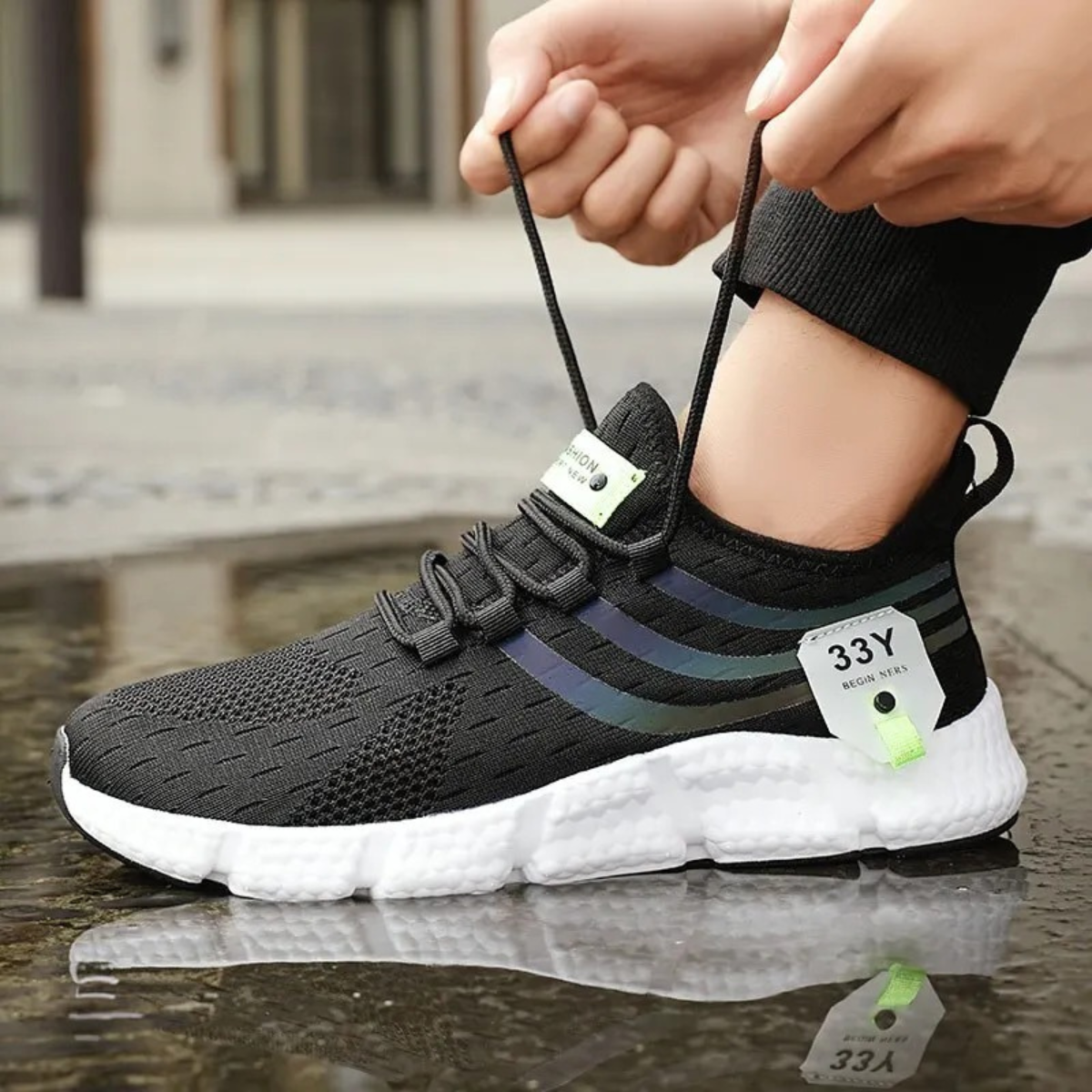 The Manarola Men’s Lightweight Mesh Running Shoes