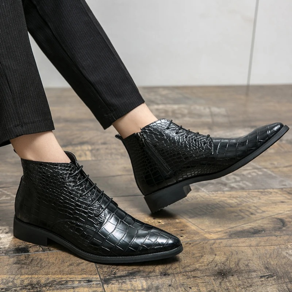 The Stromboli Men’s Crocodile Pattern Leather Ankle Boots - Black