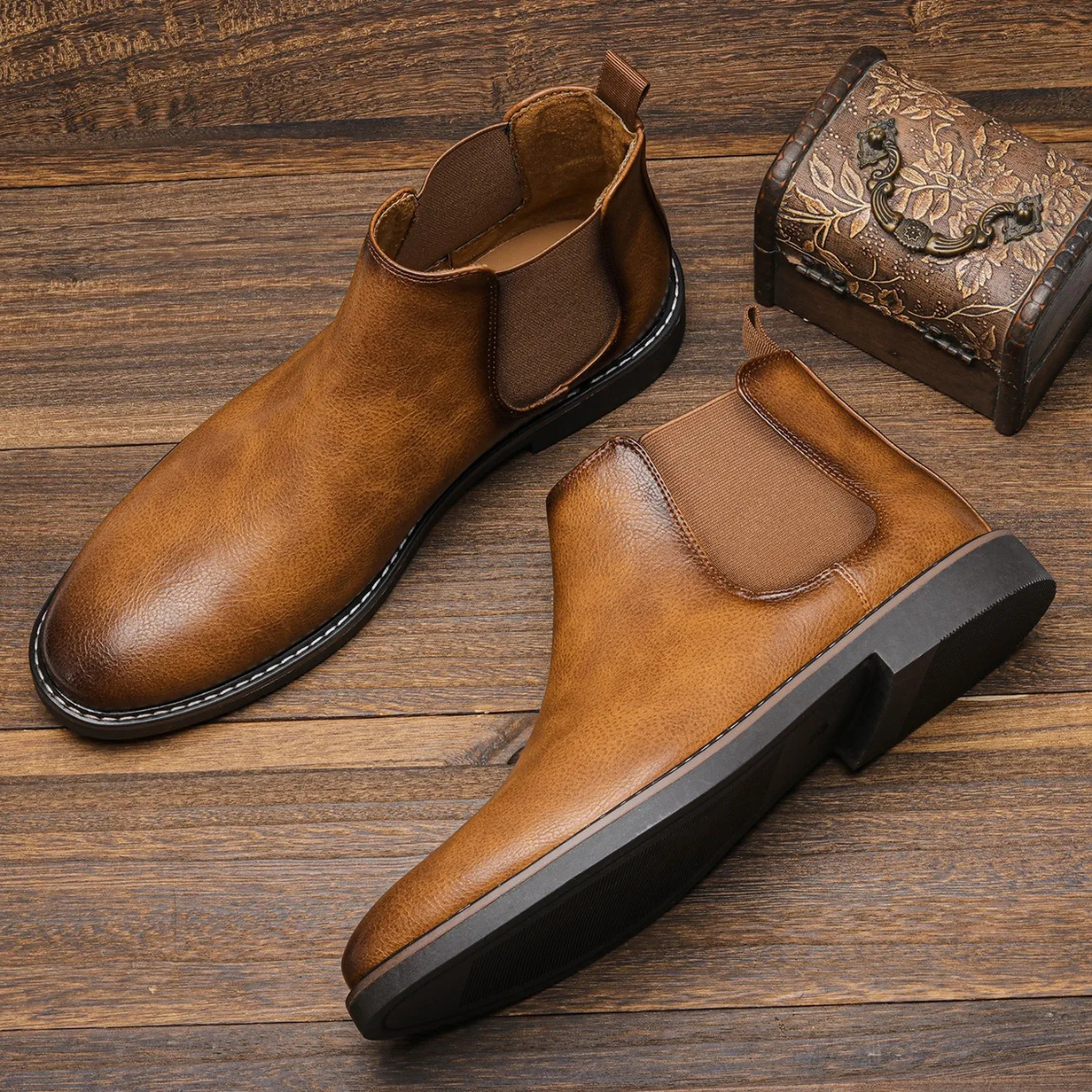 The Mantova Men’s Classic Retro Slip On Ankle Leather Chelsea Boots