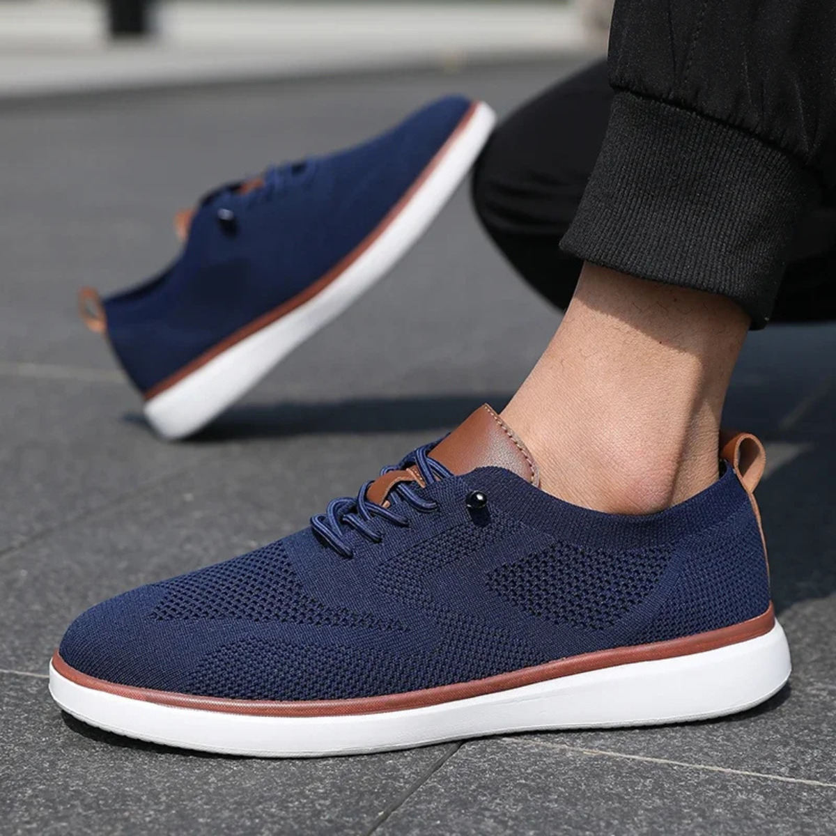 The Annecy Men’s Lightweight Breathable Lace Up Mesh Shoes