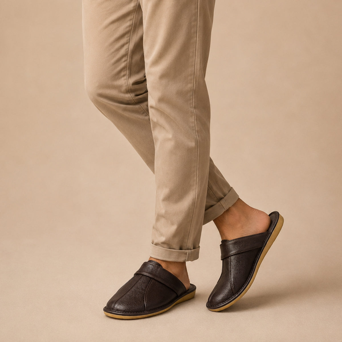 Dumbarton Men's Relaxed Faux Leather Mule Slippers